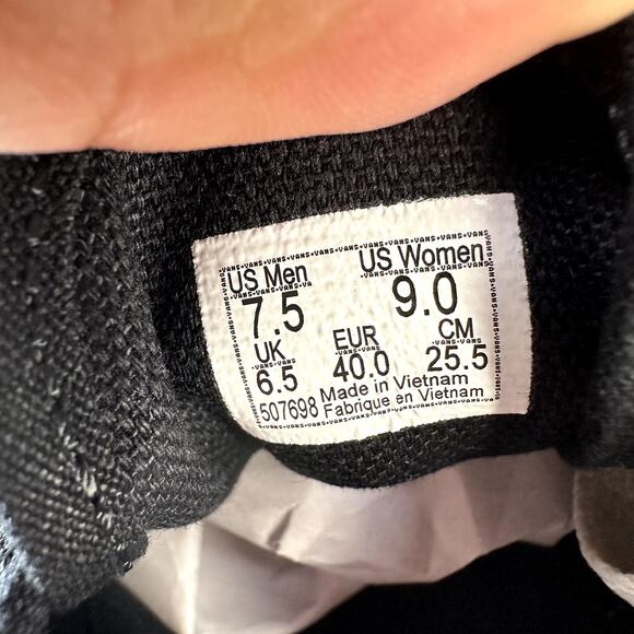 Vans Authentic Skateboarding Shoes Women's size 9 Black White - Picture 9 of 9